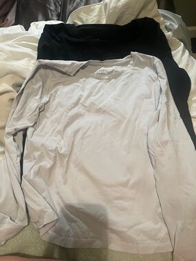 Set of 2 a new day women’s Long Sleeve Crewneck Tee - White & Black